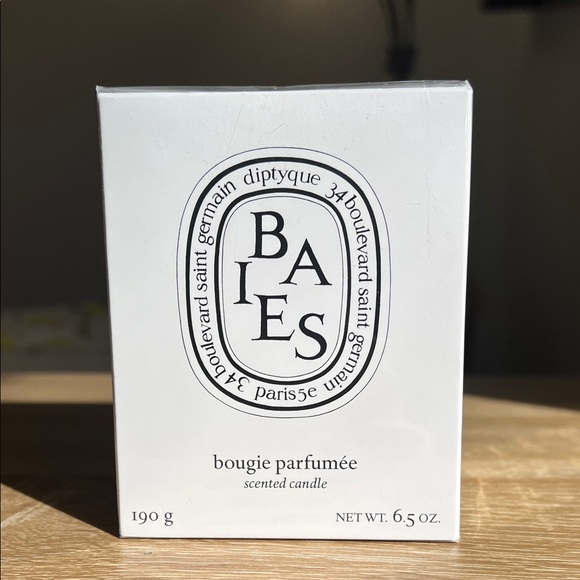diptyque Other - Diptyque Baies White Scented Candle bougie perfume berries